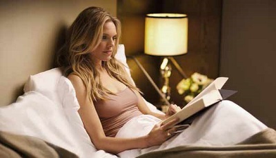 Đọc sách sẽ giúp bạn dễ ngủ hơn