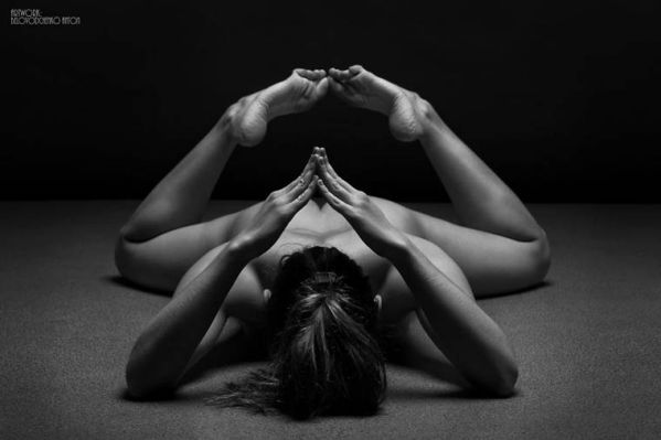 Bộ ảnh Nude nghệ thuật các tư thế Yoga cực chất
