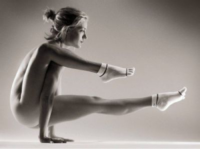 Bộ ảnh Nude nghê thuật các tư thế Yoga cực chất