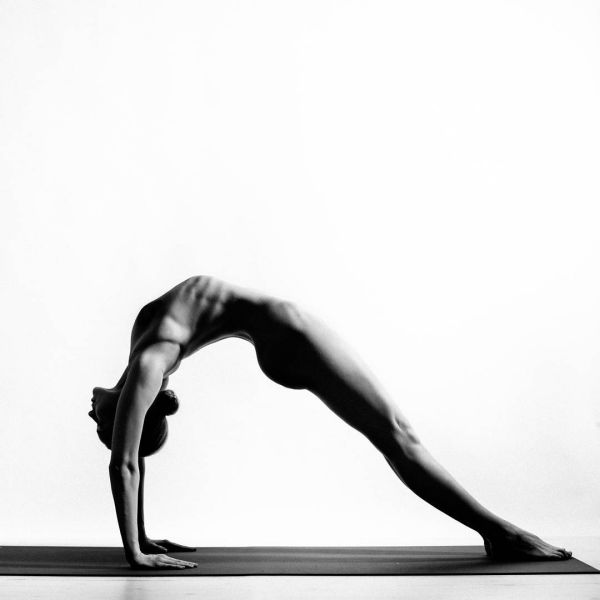 Sage school naked yoga Naked Yoga