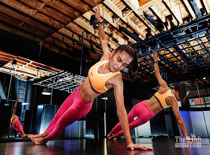 8 bài tập gym cho nữ tại nhà để giảm mỡ cánh tay và săn chắc cơ bụng hiệu quả