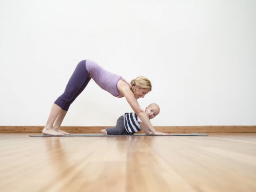 Tập yoga giảm cân sau sinh cũng là một phương pháp tốt