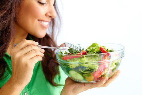 Ăn nhiều rau xanh và Protein để bổ sung chất xơ và đạm