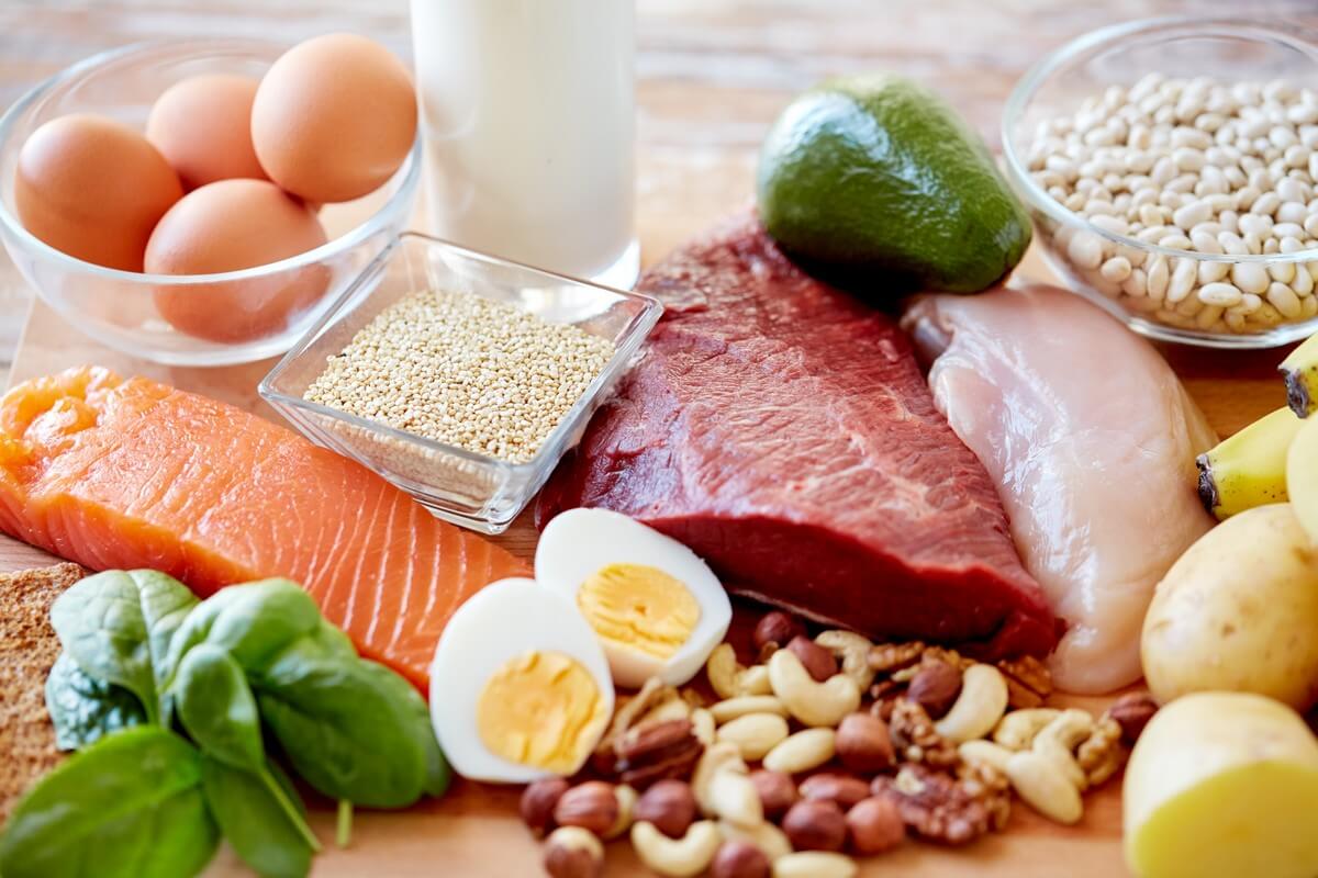 Ăn 1 đến 5g protein trên mỗi pound trọng lượng mỗi ngày