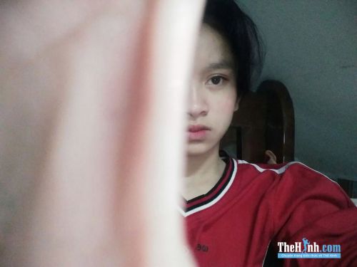 Nguyễn Quỳnh Trang - Cô gái 10x với bức ảnh tập xô nghìn like gây bão mạng