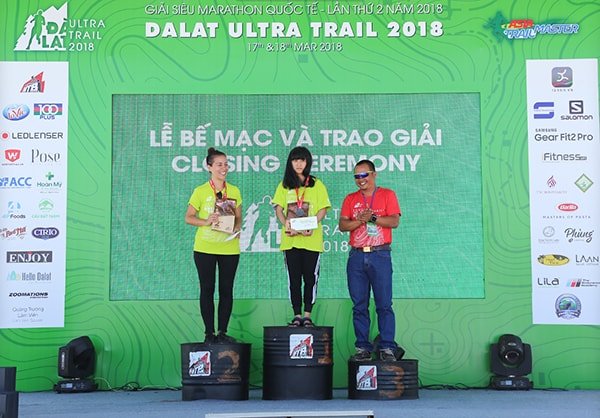 Các VĐV nữ chiến thắng giải 10km - Dalat Ultra Trail 2018