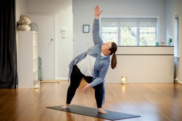 Yoga cho người béo phì: 5 tư thế đơn giản nhất bạn cần biết2