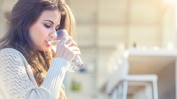 Nhịn ăn uống nước (Water Fasting) có phải là một lựa chọn giảm cân an toàn?