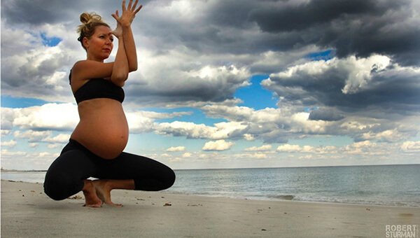 10 tư thế tập Yoga cho bà bầu tốt cho cả mẹ và bé