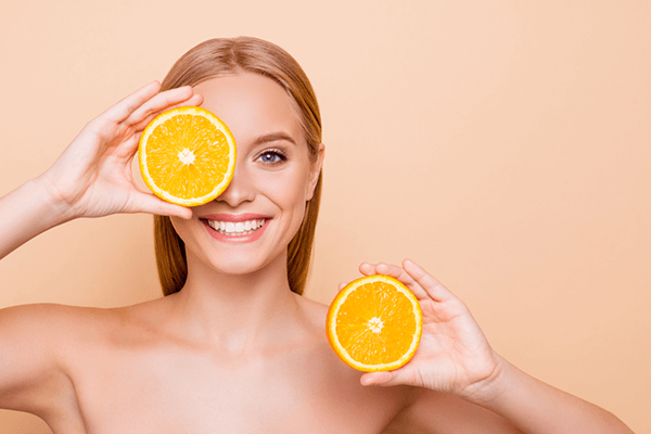 Vitamin C là gì? Vì sao cơ thể cần bổ sung Vitamin hằng ngày?