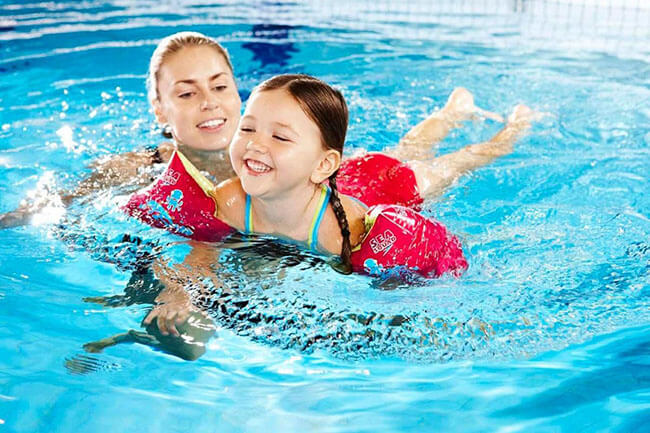 12 Lợi ích từ bơi lội tốt nhất dành cho sức khoẻ của bạn