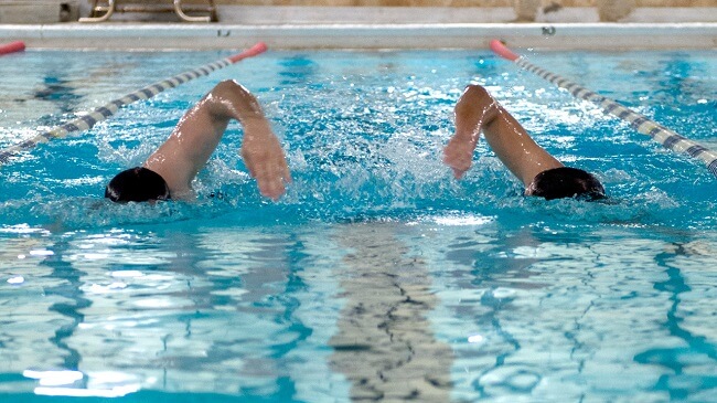Hướng dẫn kỹ thuật bơi nhanh nhất: Đạp chân cá heo - Dolphin Kick 