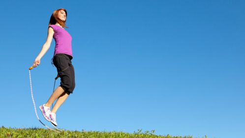 Nhảy dây cũng giúp làm giảm bắp chân to