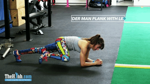 Spider Man Plank With Leg Raise