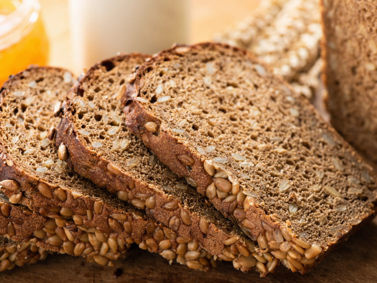 Bánh mì hạt mầm (Sprouted Grain Bread hay Ezekiel Bread)