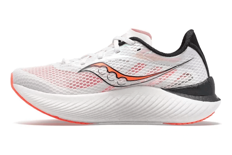 Đôi giày để thi đấu Marathon tốt nhất: Saucony Endorphin Pro 3 Sneaker