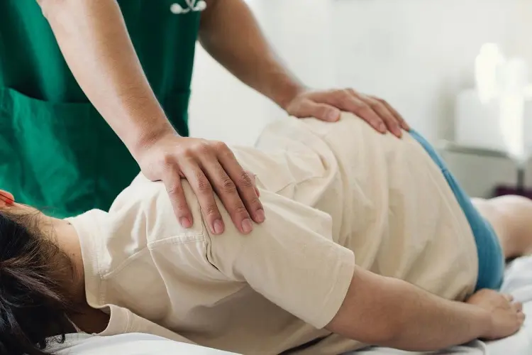 Chiropractic là gì? - Có trị liệu cột sống hiệu quả hay không?