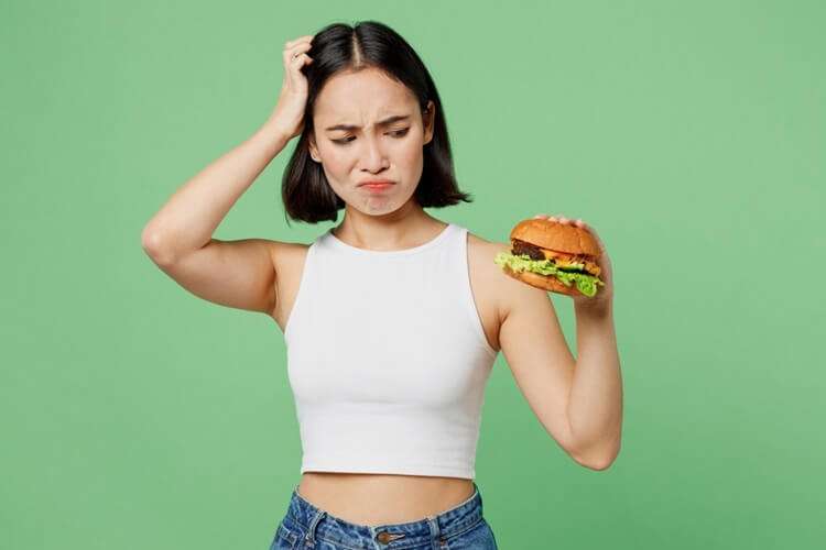 Làm thế nào để tránh tăng cân do ăn fast food ngày càng phổ biến?