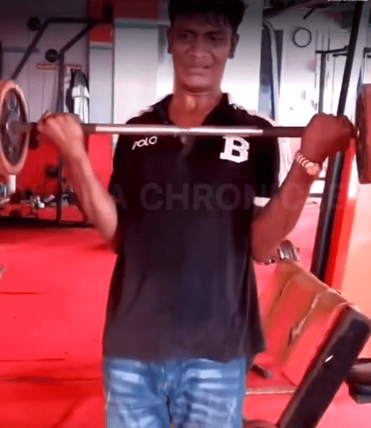 Có thể tập đến ná thở: Nam thanh niên trộm đồ phòng Gym bị ép tập liên hoàn, dân Gymer nhìn thôi cũng muốn xanh mặt