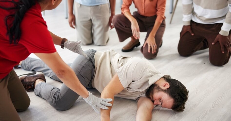 🔥19 kỹ năng sơ cứu cơ bản mà ai cũng phải biết để ứng phó trong tình huống khẩn cấp!