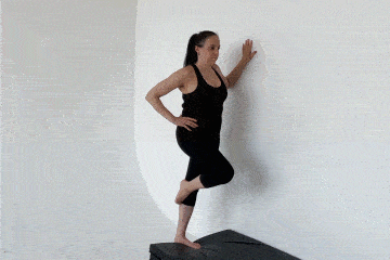 Tập Calisthenics không dụng cụ, body vẫn lên hạng ầm ầm Calf-Raise