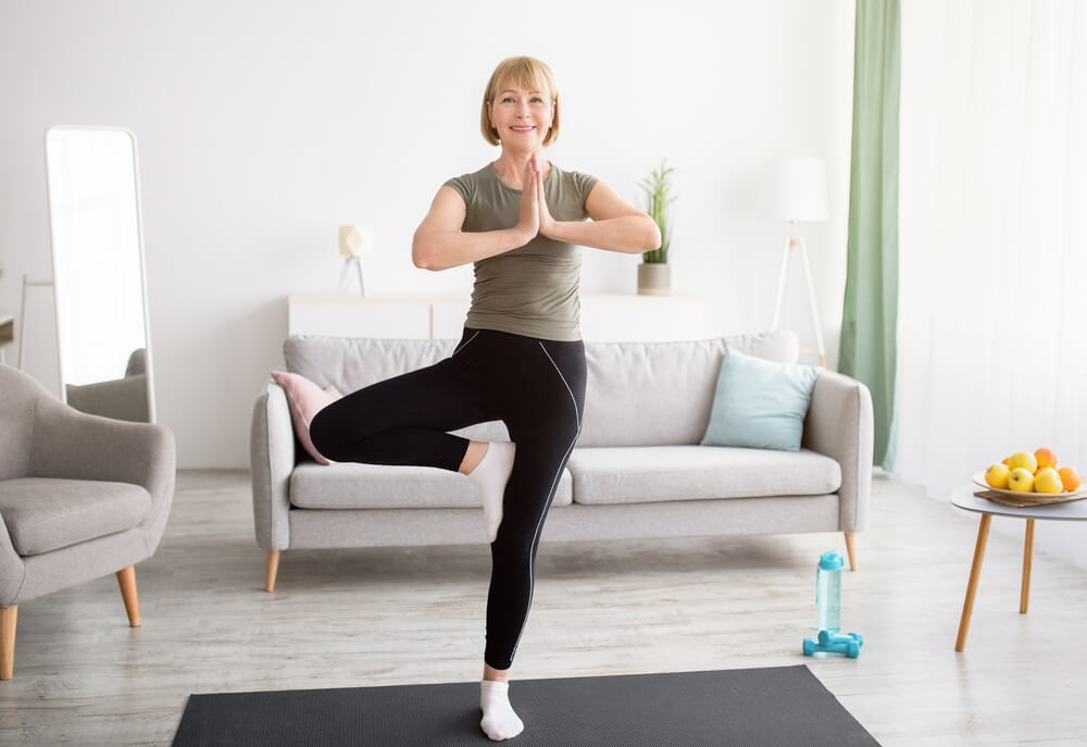Hướng dẫn tập yoga cho người mới bắt đầu: 10 tư thế cơ bản ai cũng tập được