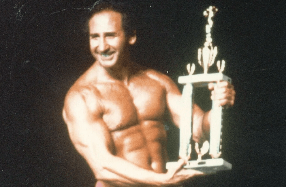 Andrew Bostinto Won Sr Mr America in 1977 at age 52 - 100 tuổi vẫn thi đấu thể hình: Bí quyết sống khỏe của VĐV người Mỹ Andrew Bostinto 100 tuổi vẫn thi đấu thể hình: Bí quyết sống khỏe của VĐV người Mỹ Andrew Bostinto
