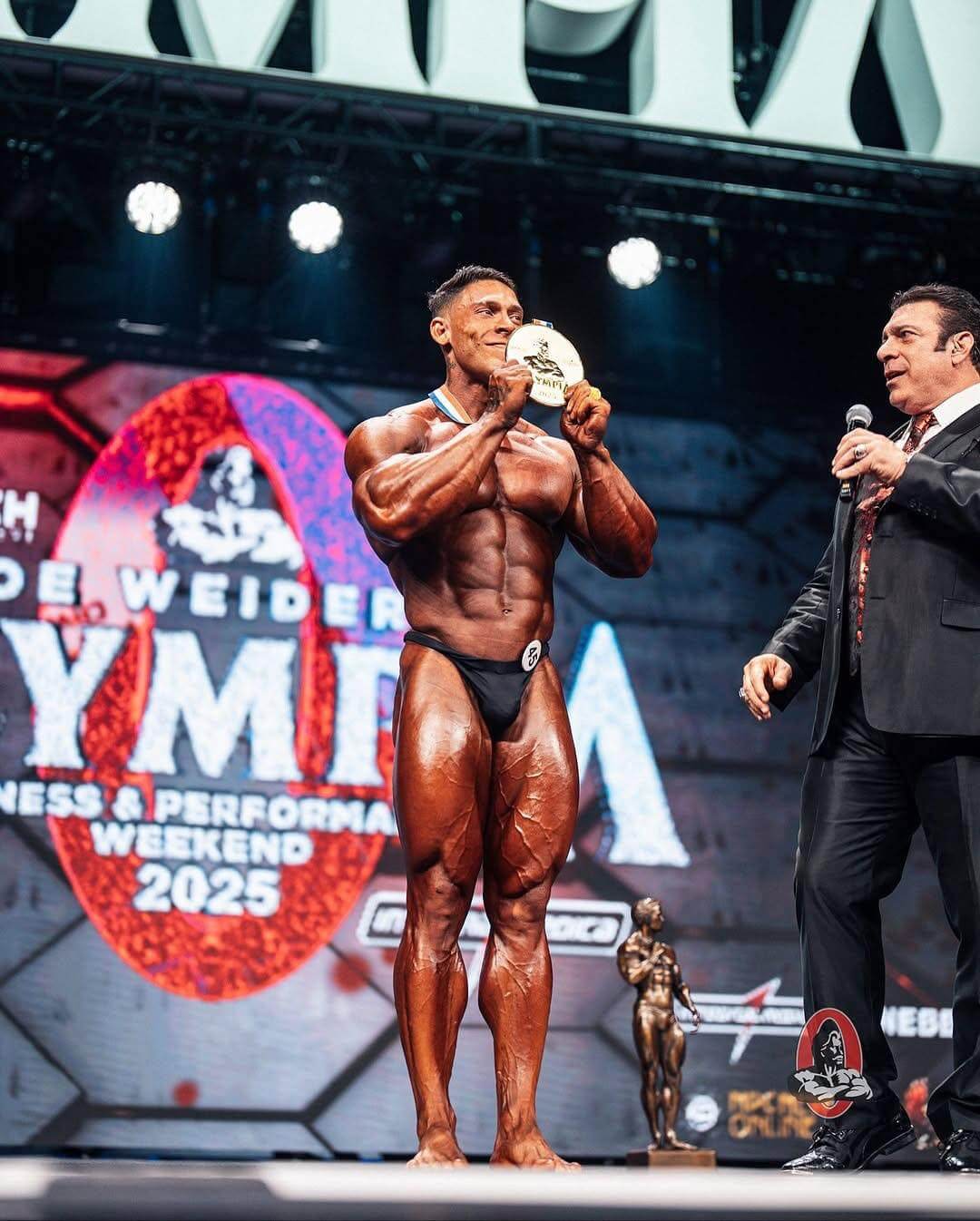 Hành Trình Đến Ngôi Vương Của Ramon Dino Tại Mr. Olympia 2025