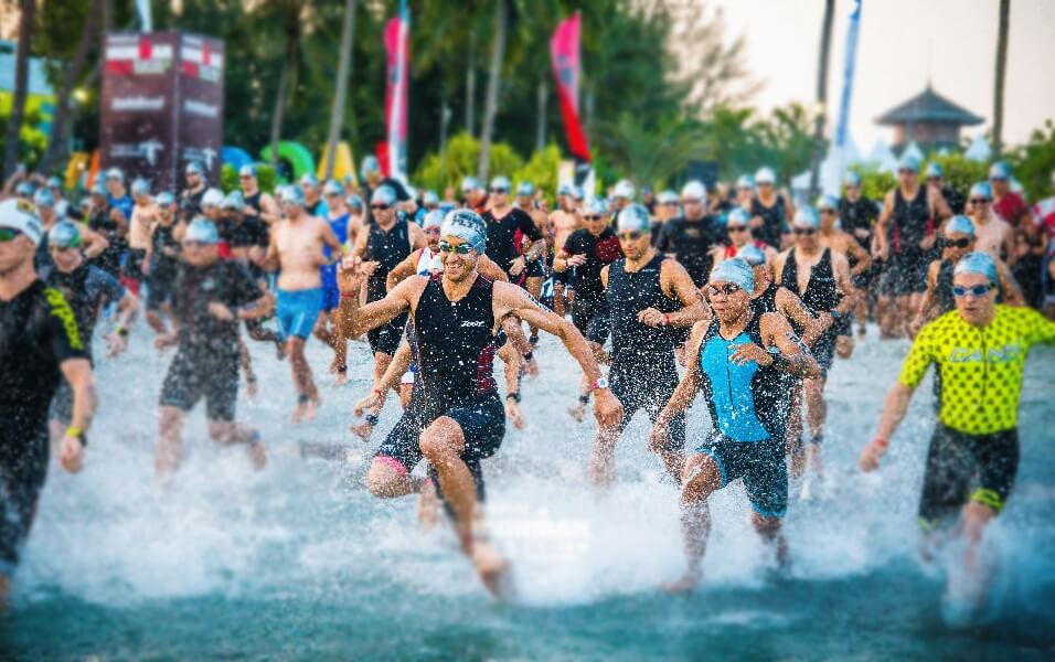 triathlon boi - Triathlon là gì? 10 mẹo thi đấu 3 môn phối hợp giúp bạn làm chủ cuộc chơi Triathlon là gì? 10 mẹo thi đấu 3 môn phối hợp giúp bạn làm chủ cuộc chơi