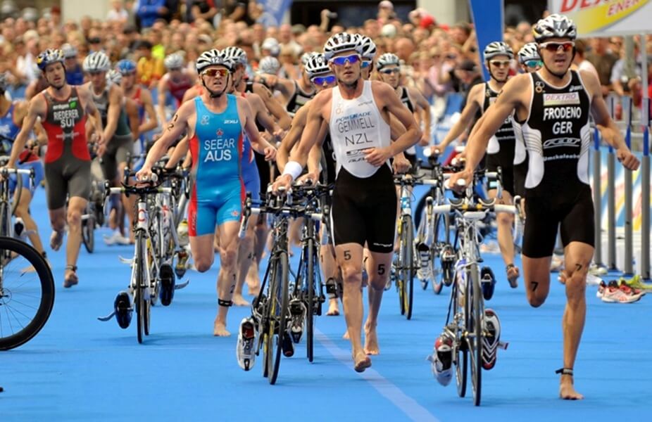 vi tri xe chuyen tiep triathlon - Triathlon là gì? 10 mẹo thi đấu 3 môn phối hợp giúp bạn làm chủ cuộc chơi Triathlon là gì? 10 mẹo thi đấu 3 môn phối hợp giúp bạn làm chủ cuộc chơi