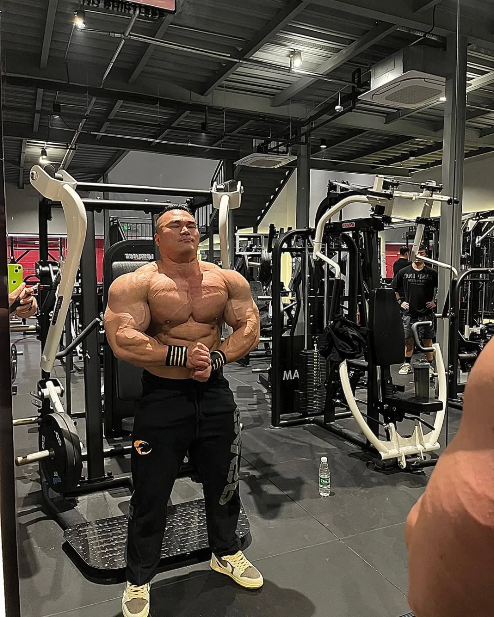 Vĩnh biệt lực sĩ Wang Kun: Bài học đau xót về sức khỏe và đam mê dành cho anh em Gymer