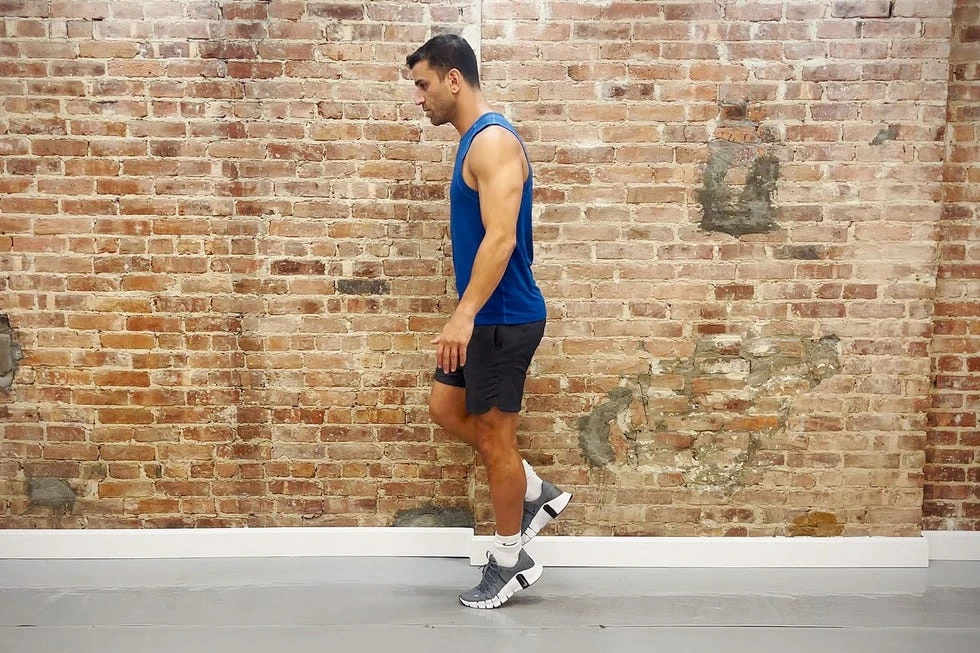 Single Leg Calf Raise - 8 Bài tập tăng sức mạnh cổ chân được chuyên gia đánh giá tốt nhất Single-Leg Calf Raise