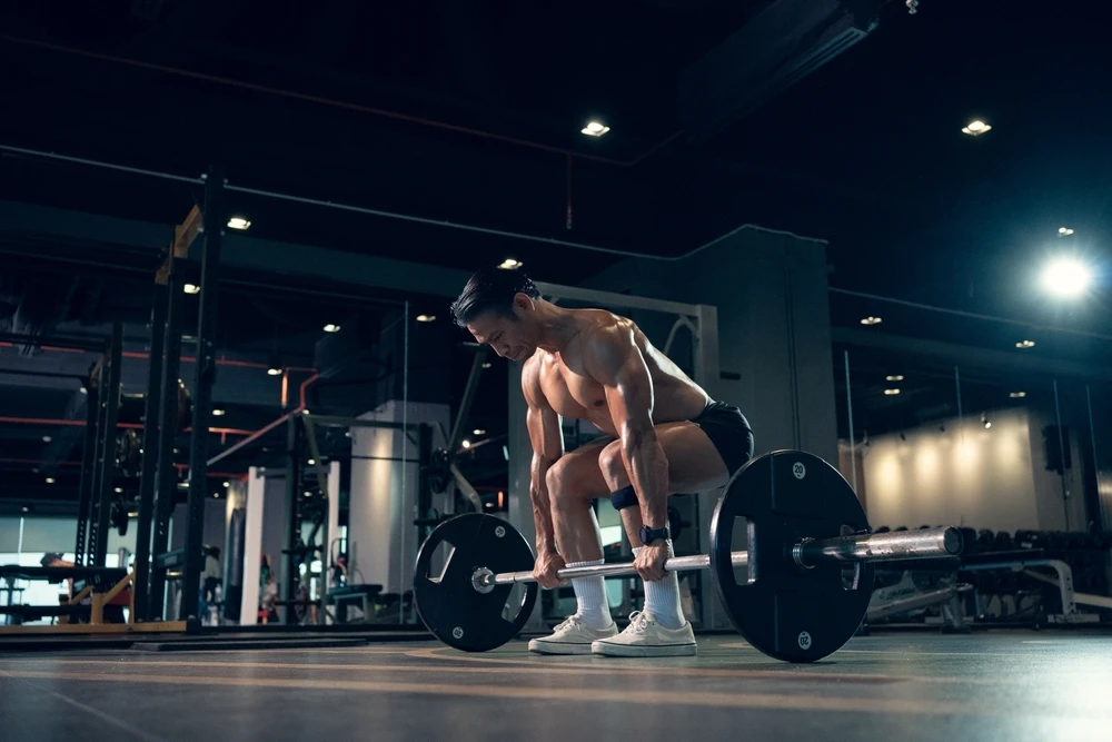 Nâng tạ nặng (Compound) giúp tăng cường Testosterone hiệu quả