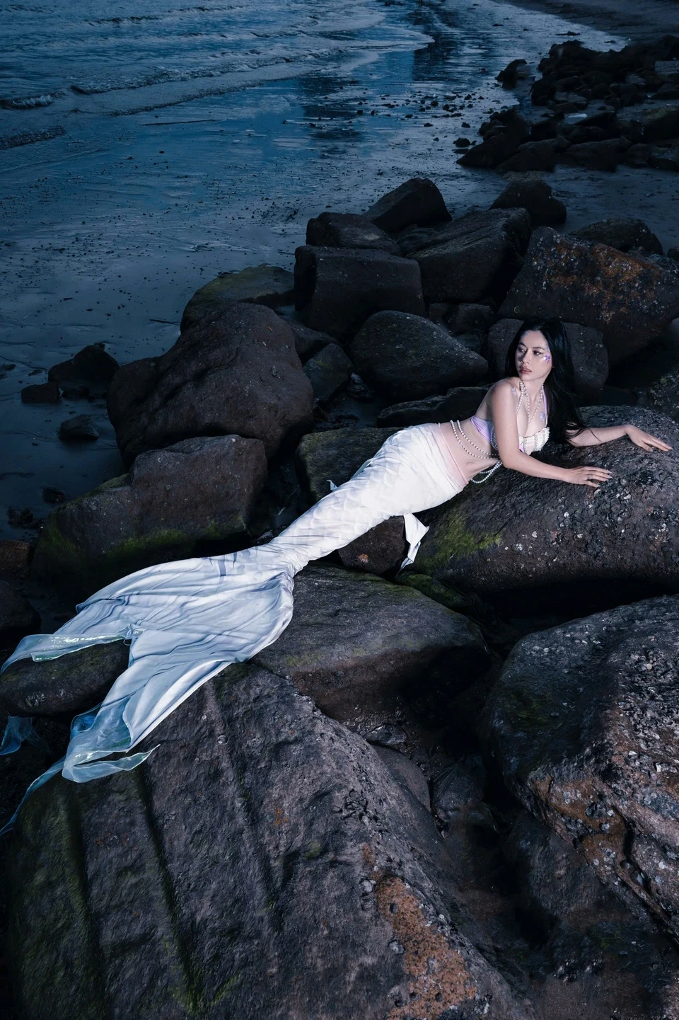 "Nàng tiên cá" chia sẻ bí quyết ăn uống, hít thở và tập luyện để có thân hình chuẩn 