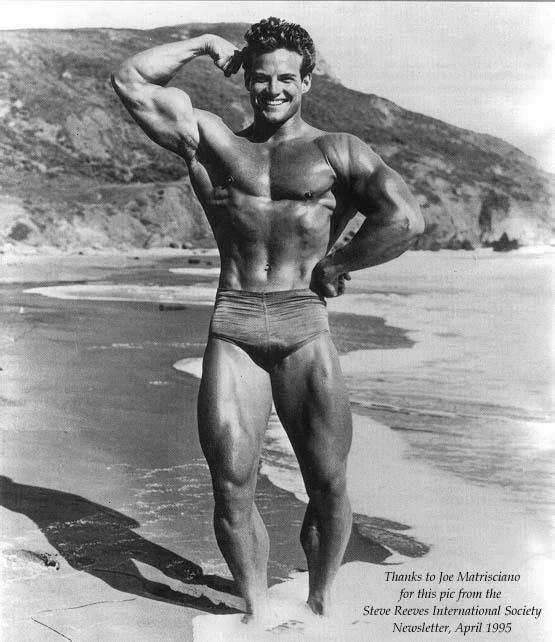 Steve Reeves là ai mà tiêu chuẩn cơ thể của ông lại được xem là "tỉ lệ vàng" trong thể hình?